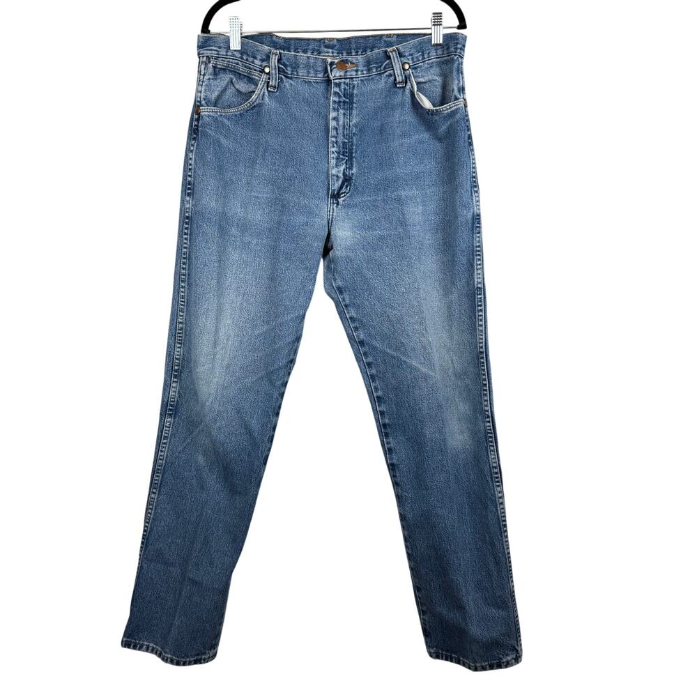 Wrangler Men's Straight Leg Jeans 35x32 Medium Wash Classic Fit
